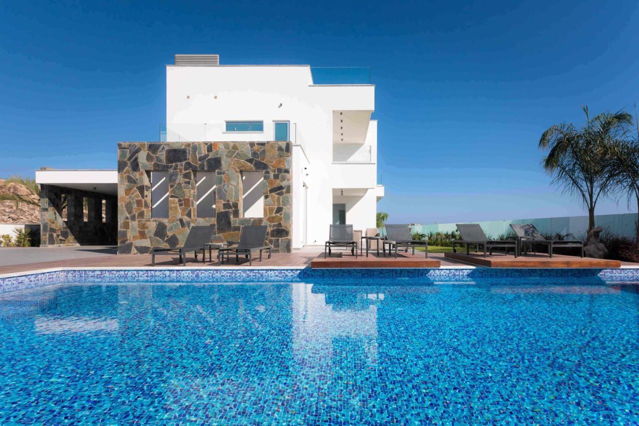 Sea Pearl Beachfront Villas - Breeze 아이아 나파 외부 사진