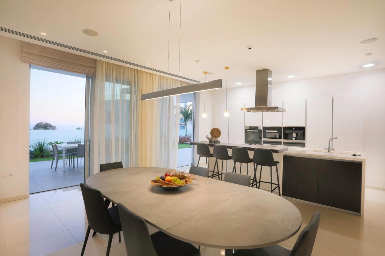 Sea Pearl Beachfront Villas - Breeze 아이아 나파 외부 사진