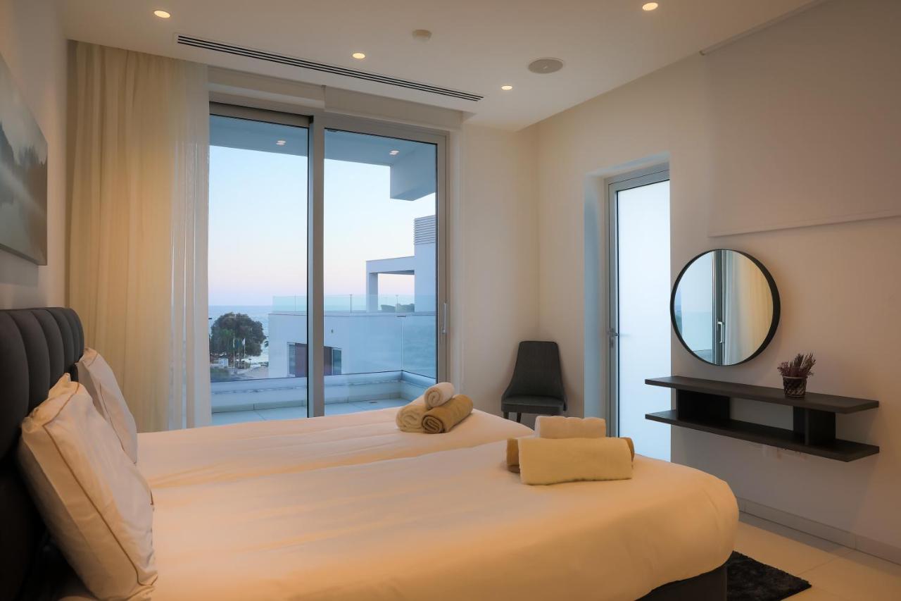Sea Pearl Beachfront Villas - Breeze 아이아 나파 외부 사진