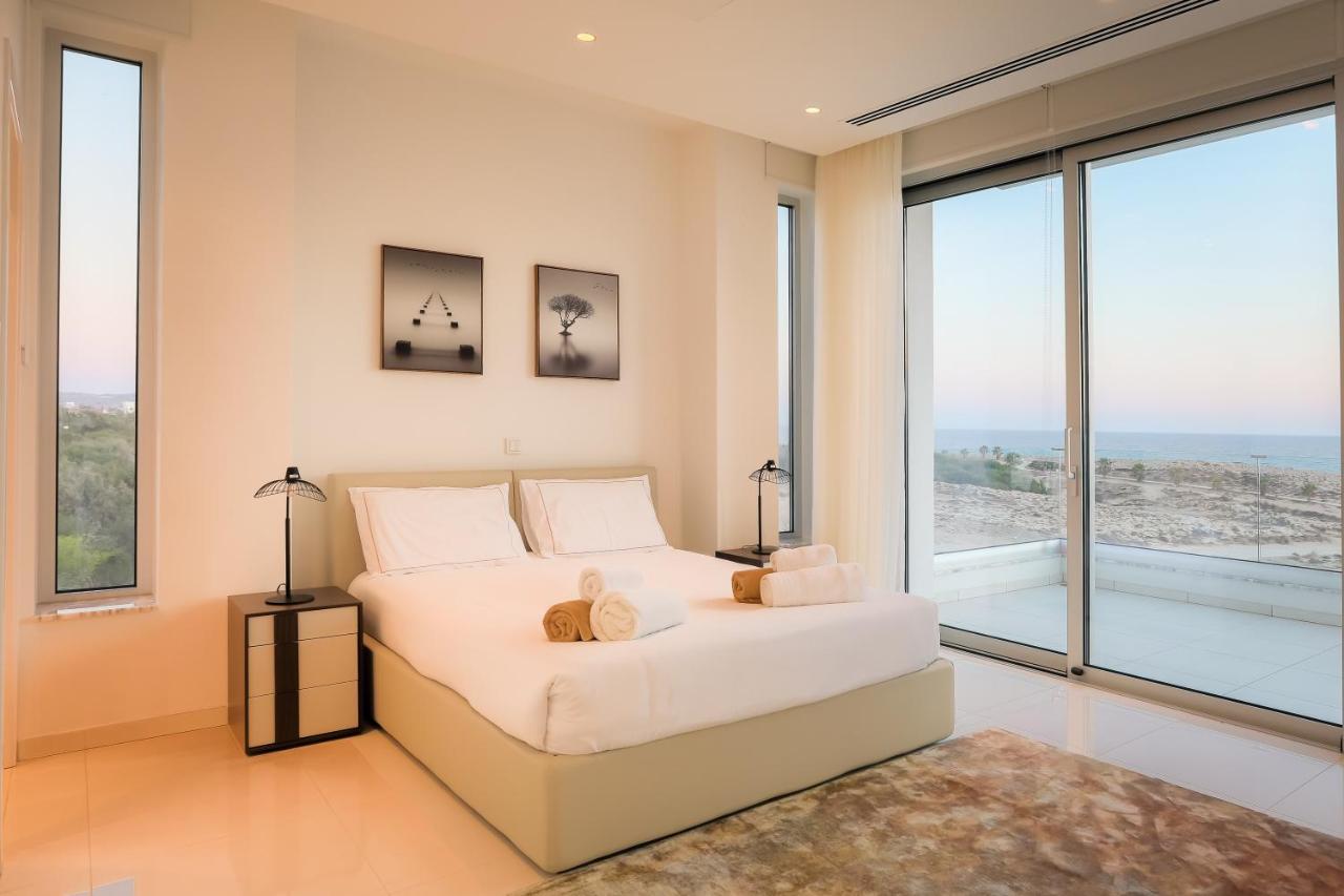 Sea Pearl Beachfront Villas - Breeze 아이아 나파 외부 사진