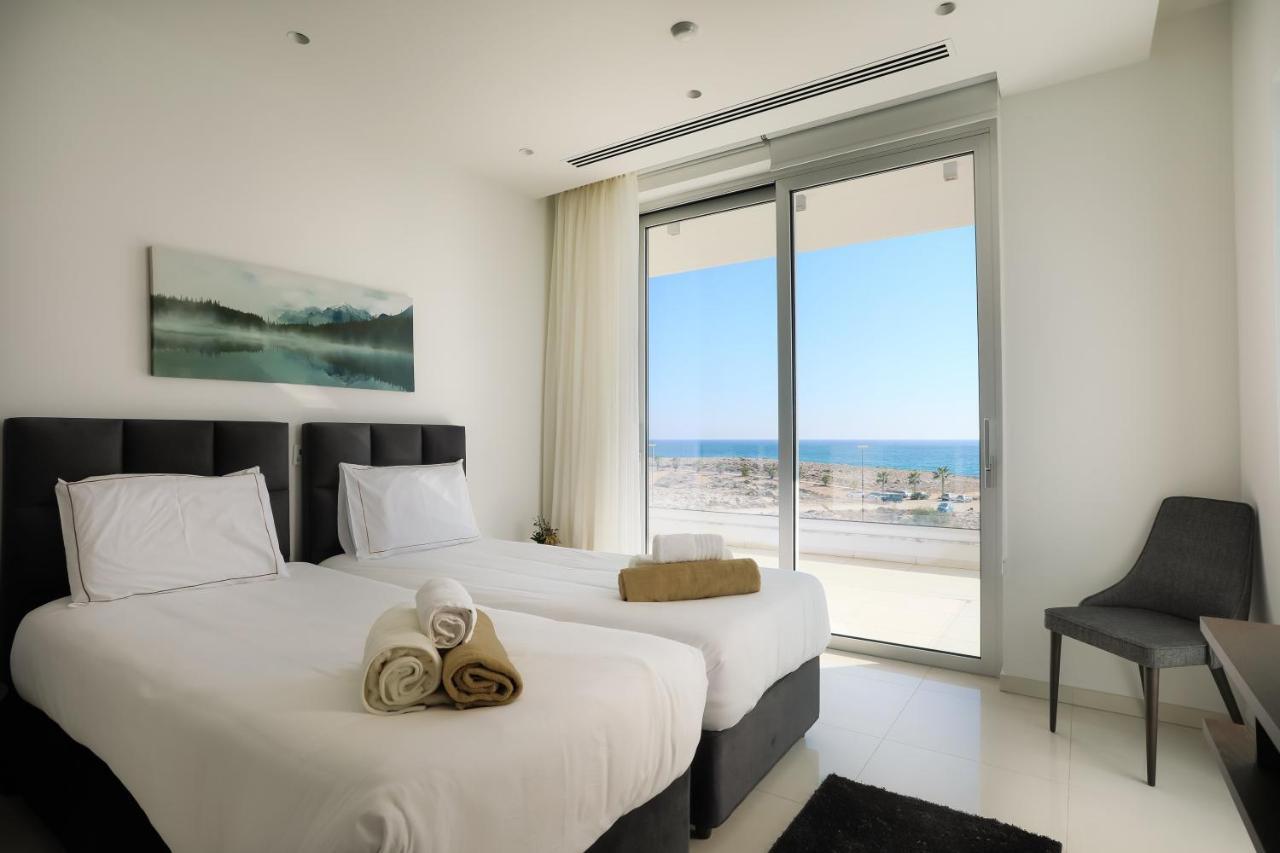 Sea Pearl Beachfront Villas - Breeze 아이아 나파 외부 사진