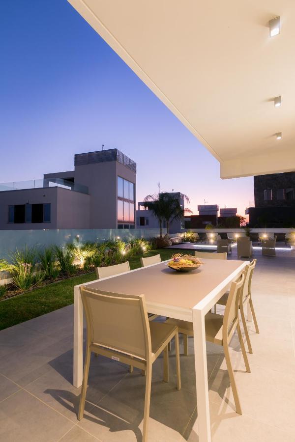 Sea Pearl Beachfront Villas - Breeze 아이아 나파 외부 사진