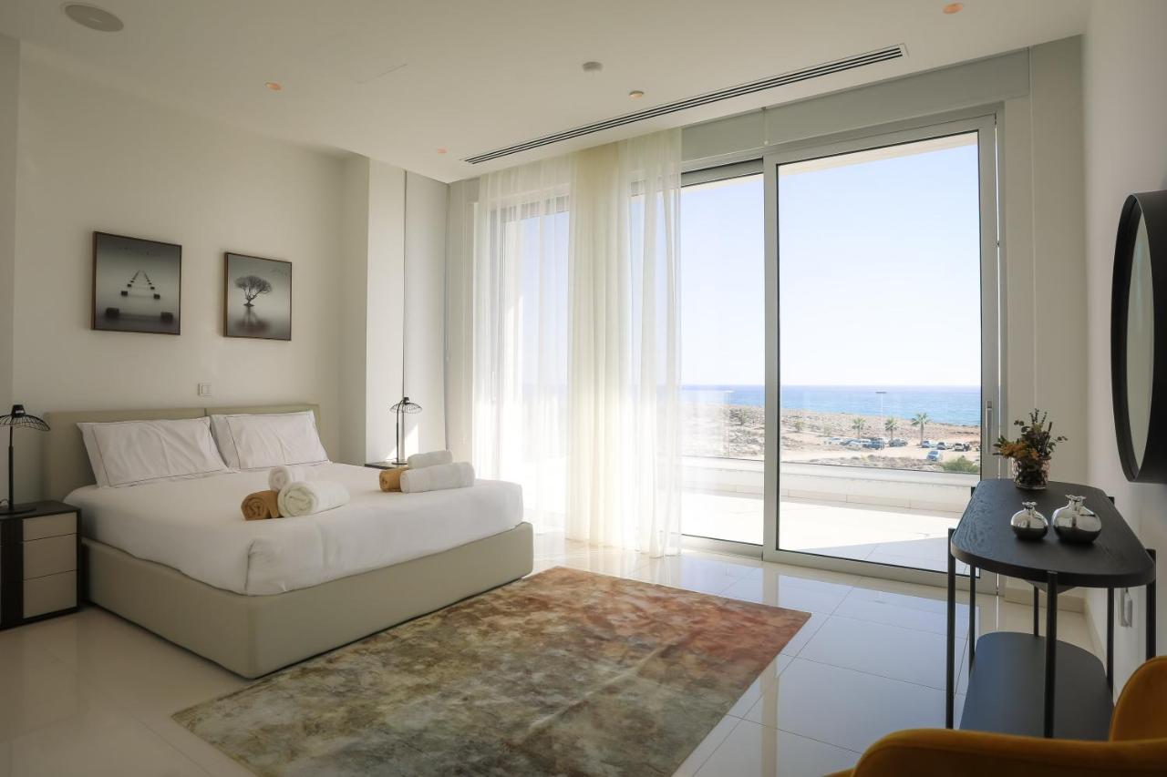 Sea Pearl Beachfront Villas - Breeze 아이아 나파 외부 사진