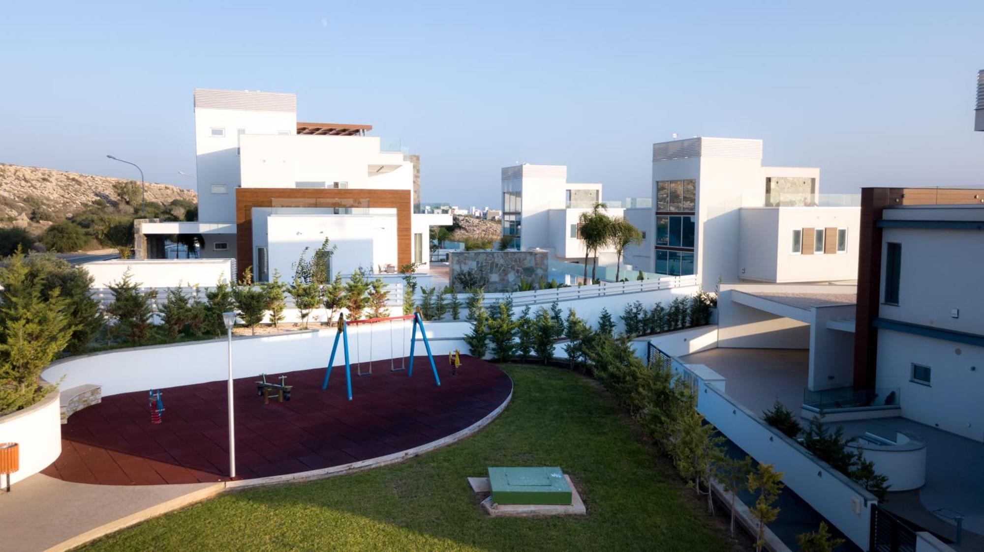 Sea Pearl Beachfront Villas - Breeze 아이아 나파 외부 사진