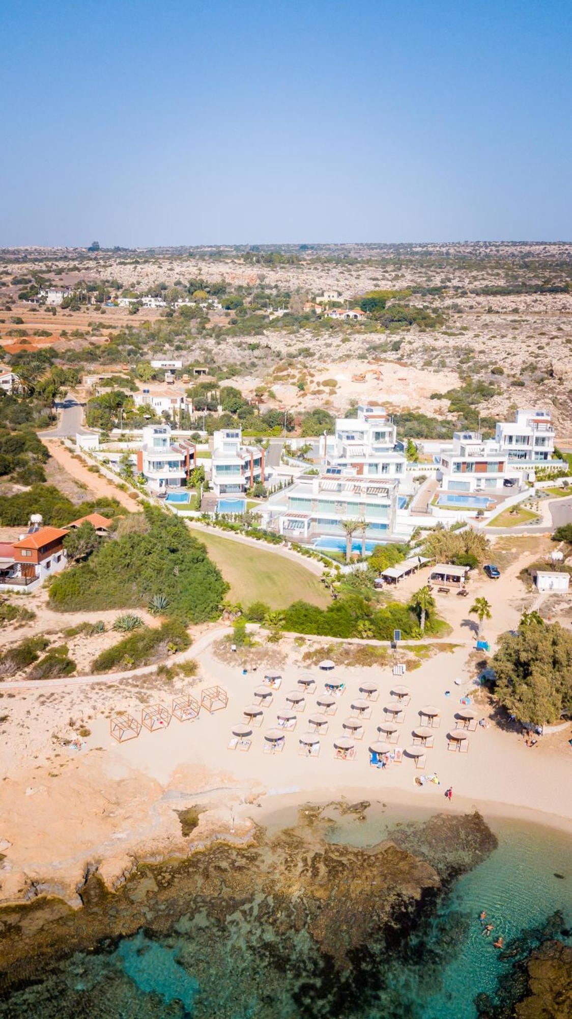 Sea Pearl Beachfront Villas - Breeze 아이아 나파 외부 사진